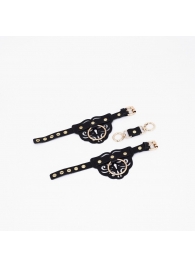 Черные кожаные наручники с клепками, кольцами и золотистой фурнитурой - Crazy Handmade - купить с доставкой в Шахтах