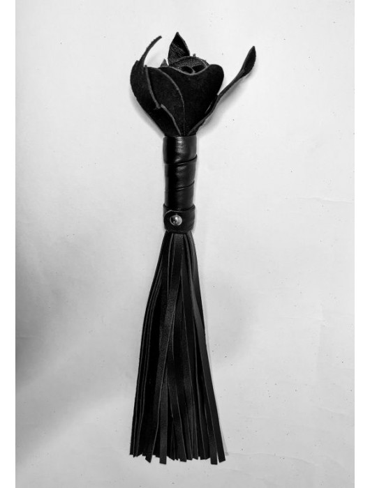 Черная кожаная плеть с розой в рукояти - 40 см. - БДСМ Арсенал - купить с доставкой в Шахтах