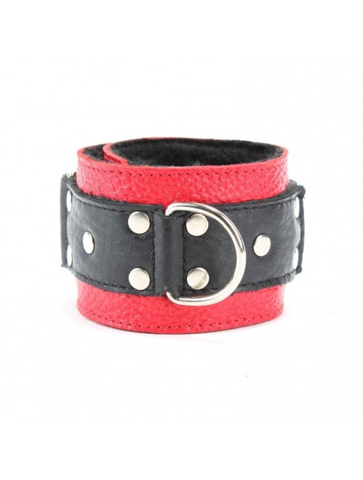 Красно-чёрные кожаные наручники с меховым подкладом - БДСМ Арсенал - купить с доставкой в Шахтах